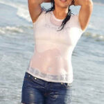Kannada_Tamil_Telugu_Actress_Ramya_Divya_Wet_Hot_Photos-01d