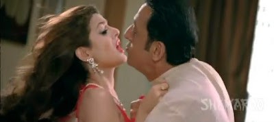 Amisha Patel sizzling song from Chatur singh two star