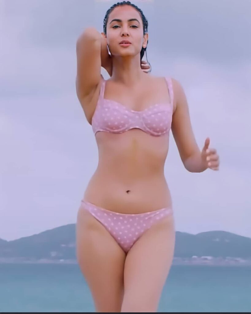 Sonal Chauhan Sizzling Bikini Stills Glam Actress 