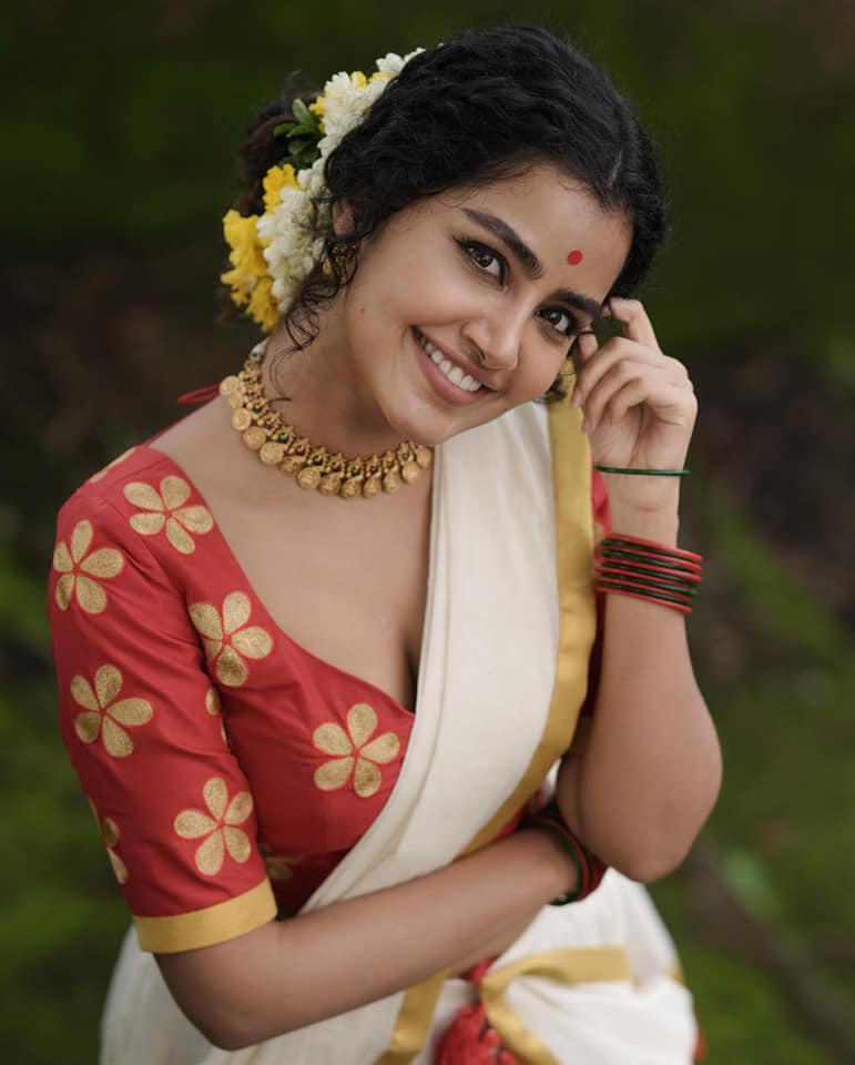 Anupama Parameswaran 06