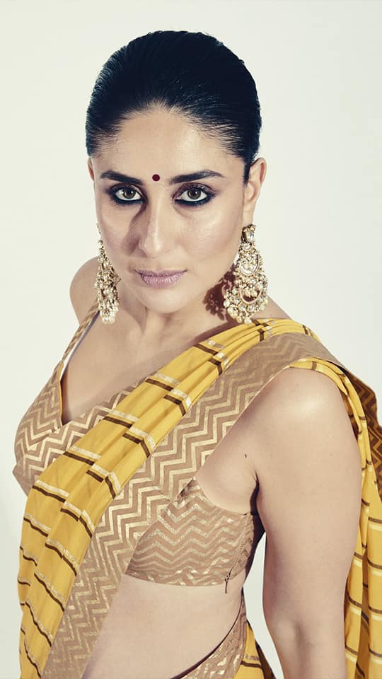 Kareena Kapoor looks glamourous in saree