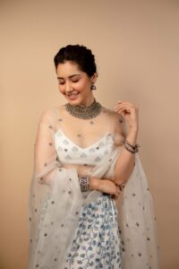 Raashi Khanna 01