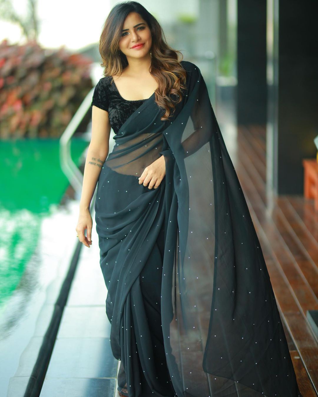 Telugu model cum actress Ashu Reddy stills in black saree - Glam Actress