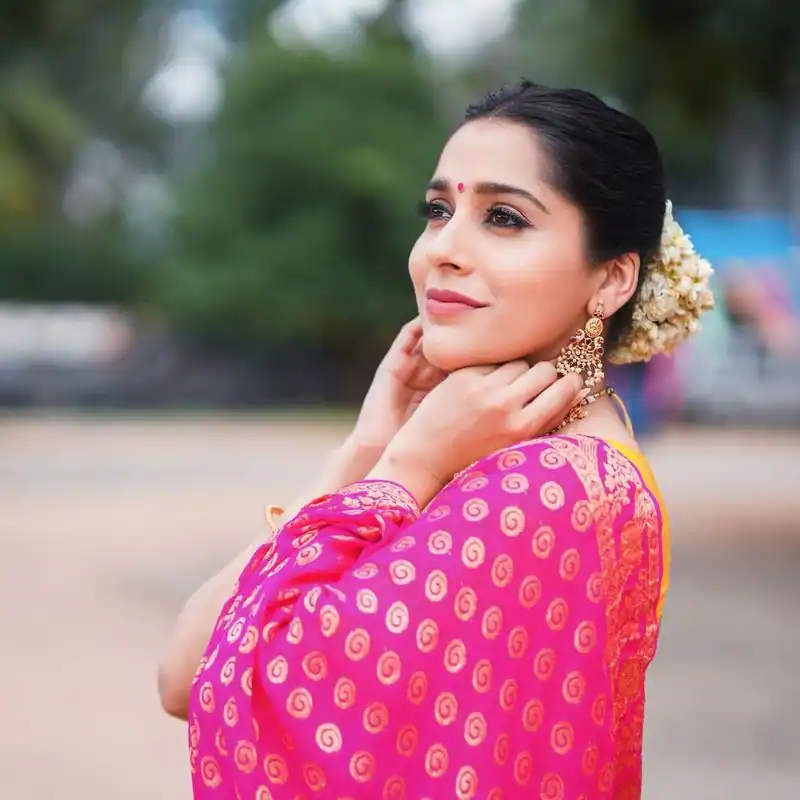 Rashmi Gautham latest photoshoot in pink color half saree