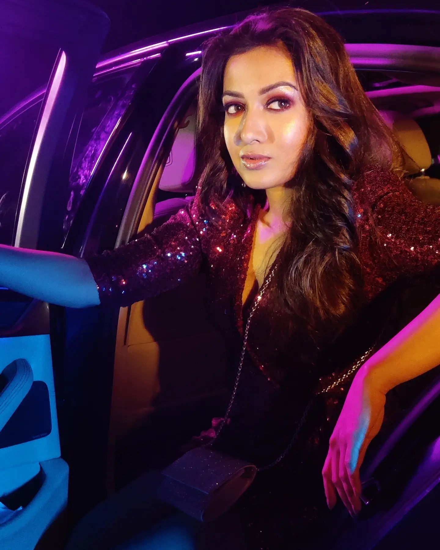 Catherine Tresa mesmerises in her fancy outfit