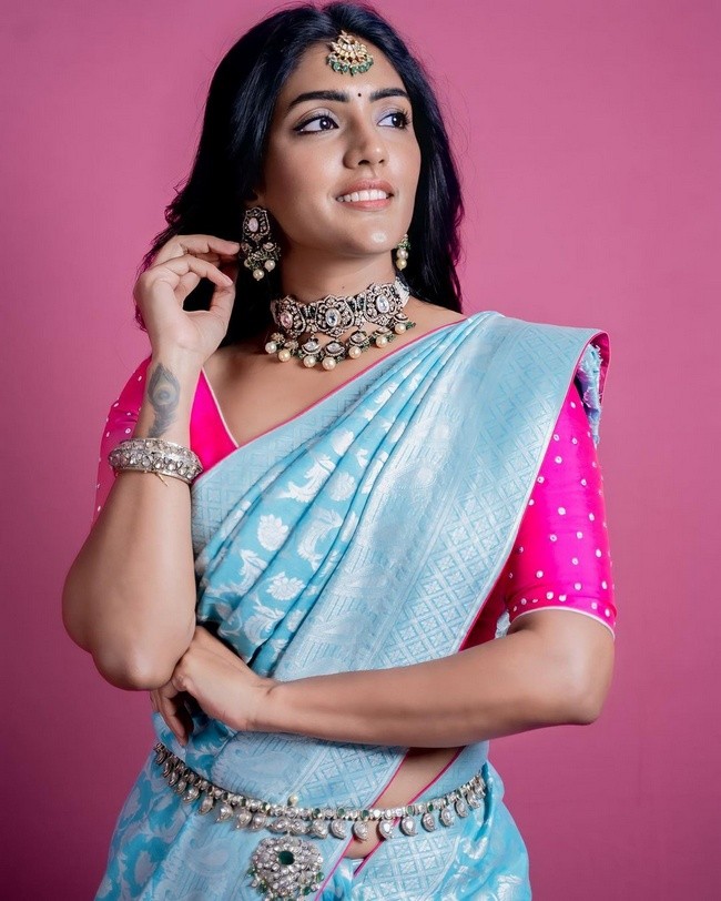 Eesha Rebba looks beautiful in saree