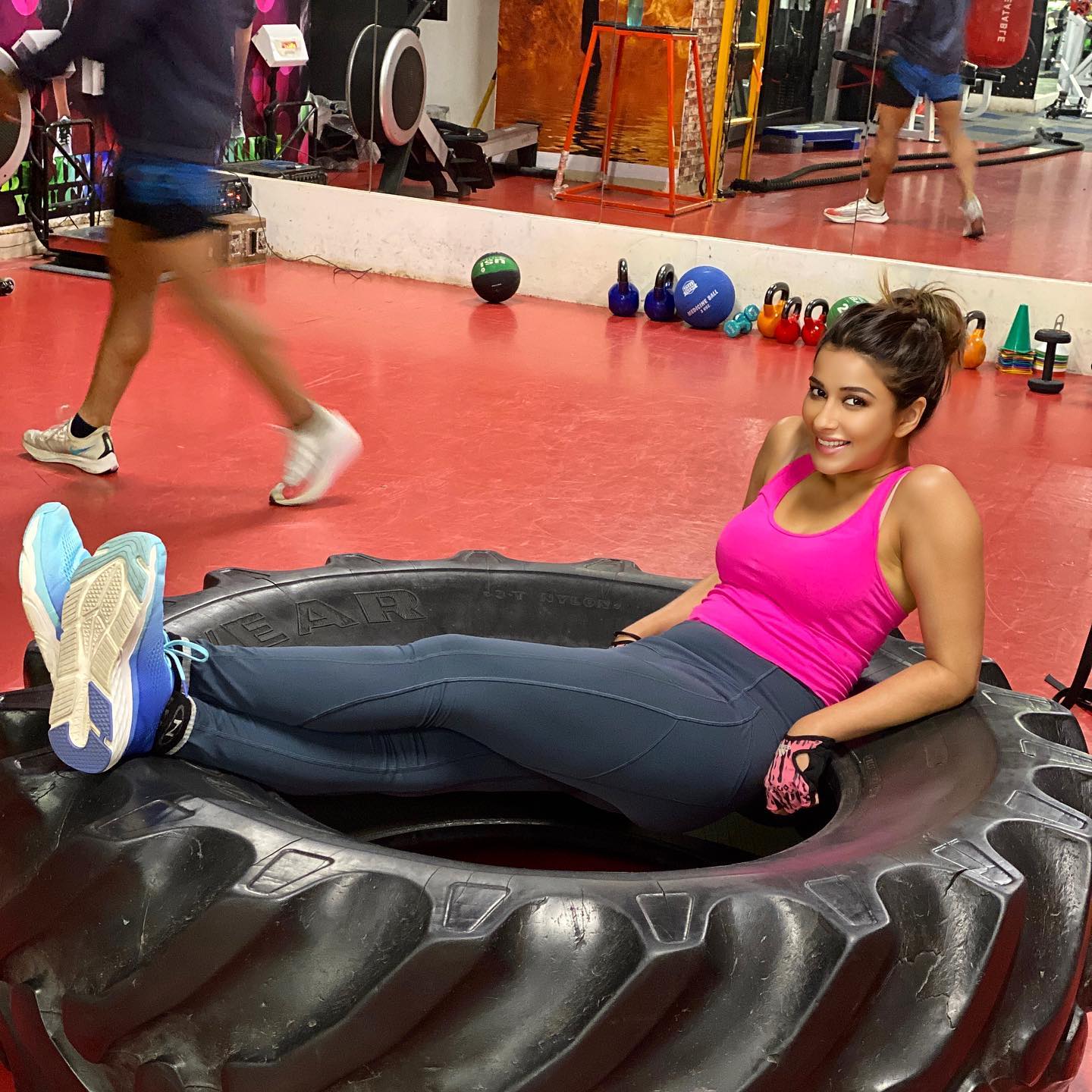 Nyra Banerjee realxing poses in Gym