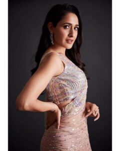 Pragya Jaiswal 5