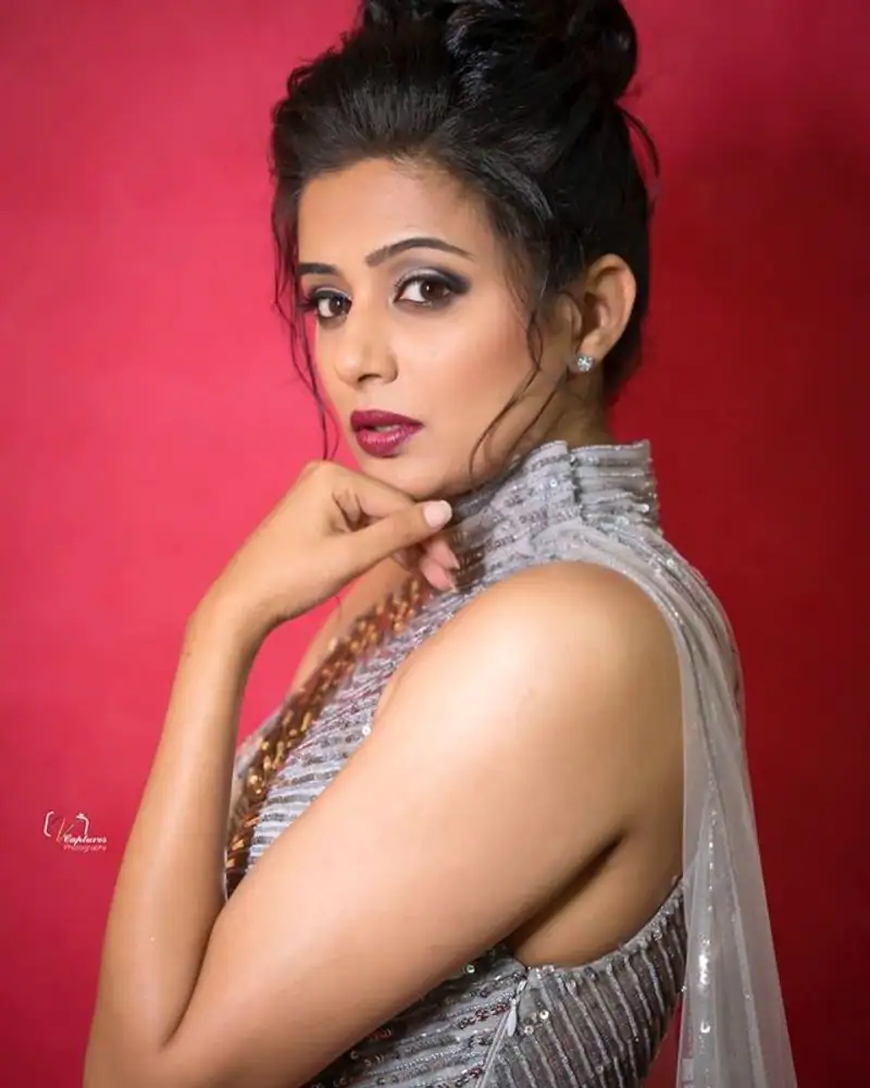 Priyamani photo shoot in silver color dress