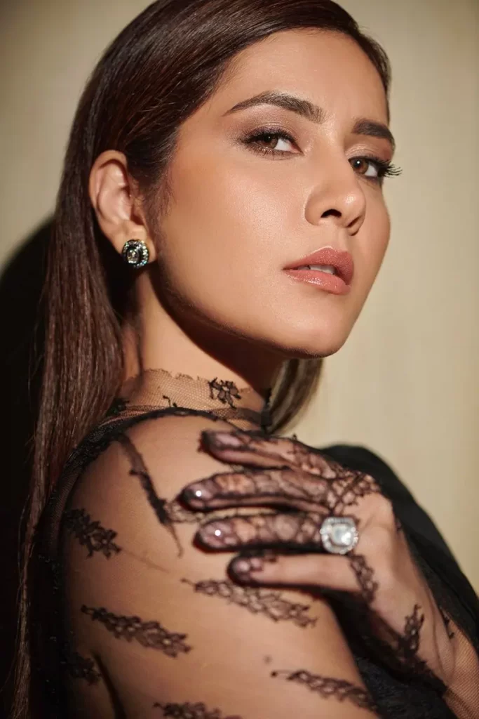 Raashi Khanna 2