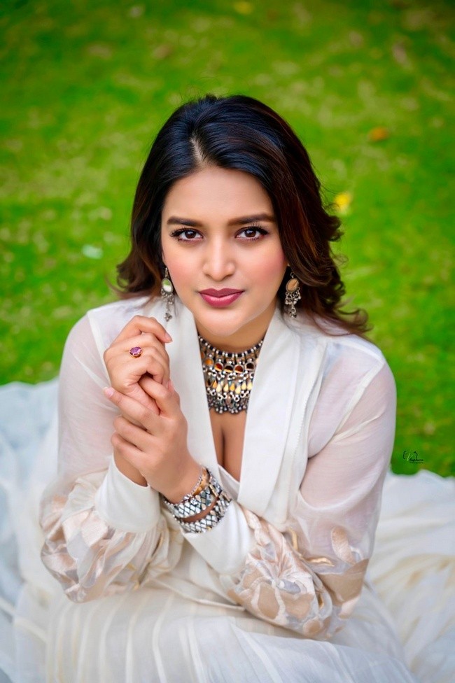 Nidhhi Agerwal 3 1