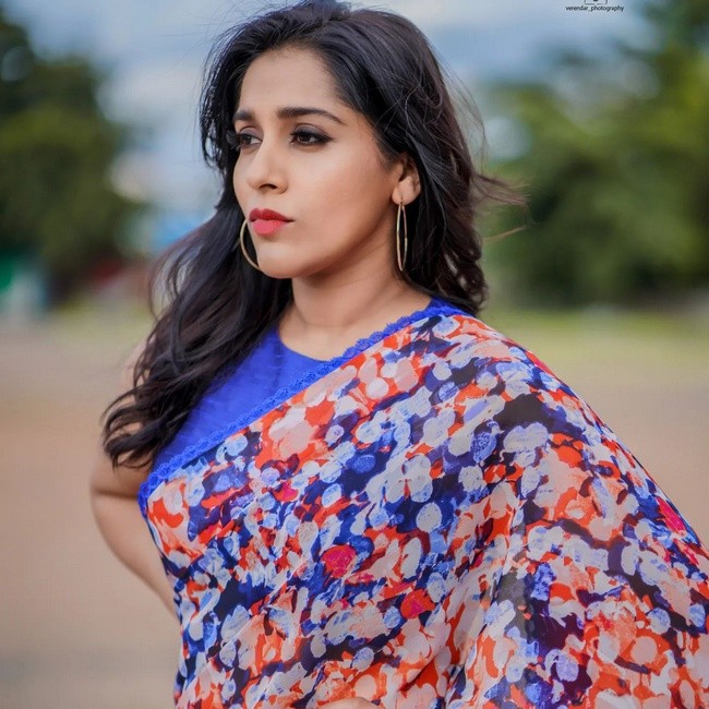 Rashmi Gautam Awesome Stills In Saree Glam Actress