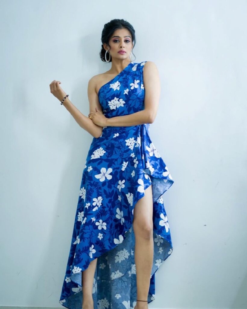 Priyamani 4