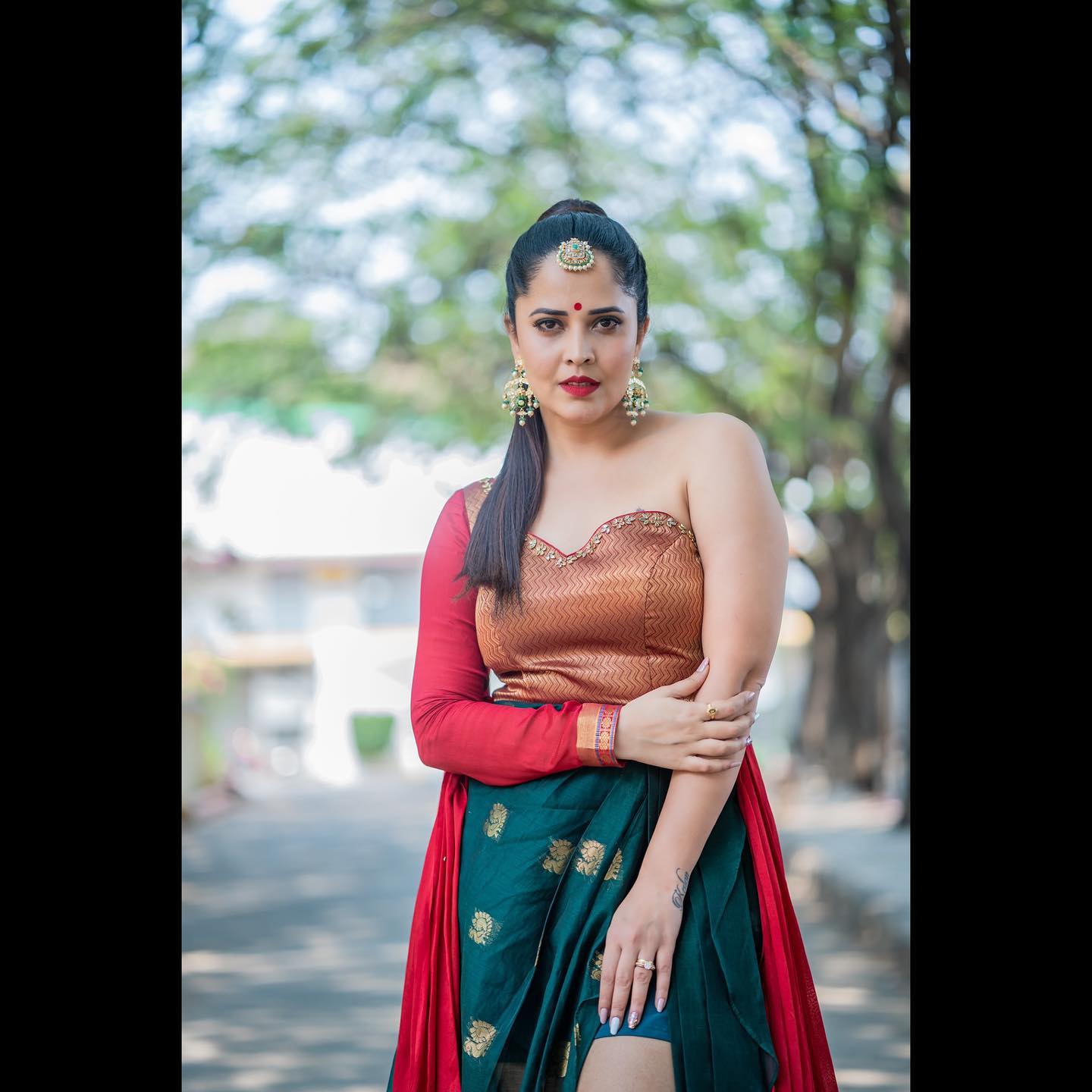 Anasuya sets hearts on fire with her beautiful pictures