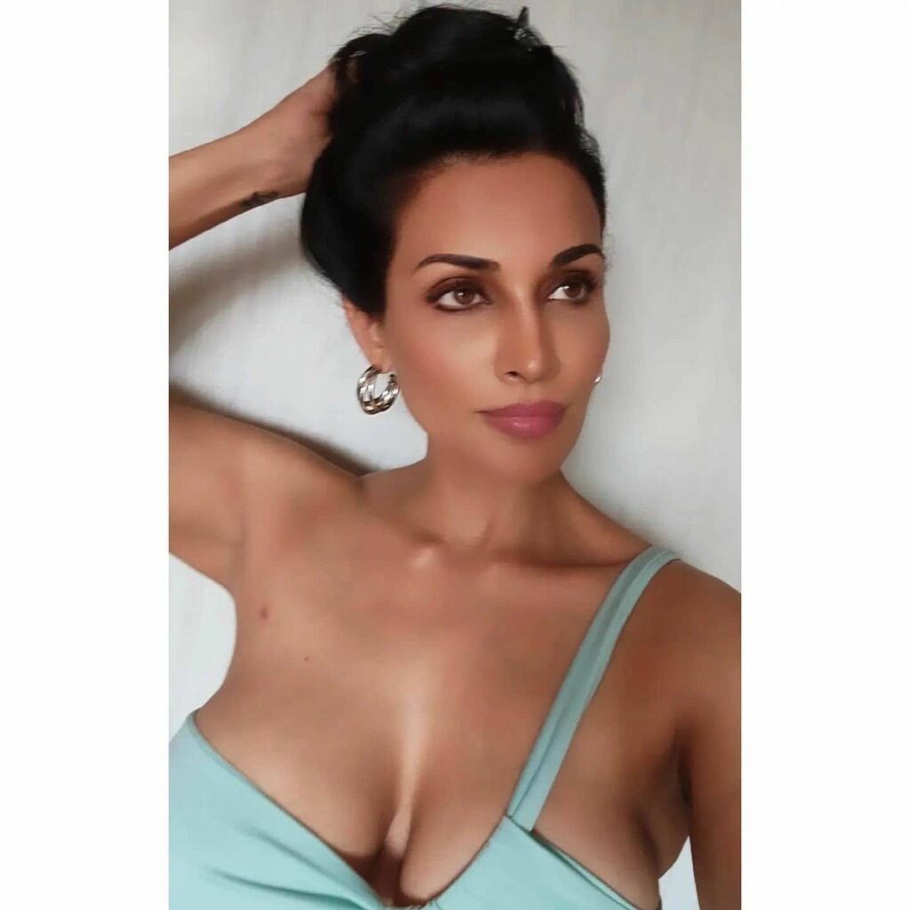 Asha Saini 6