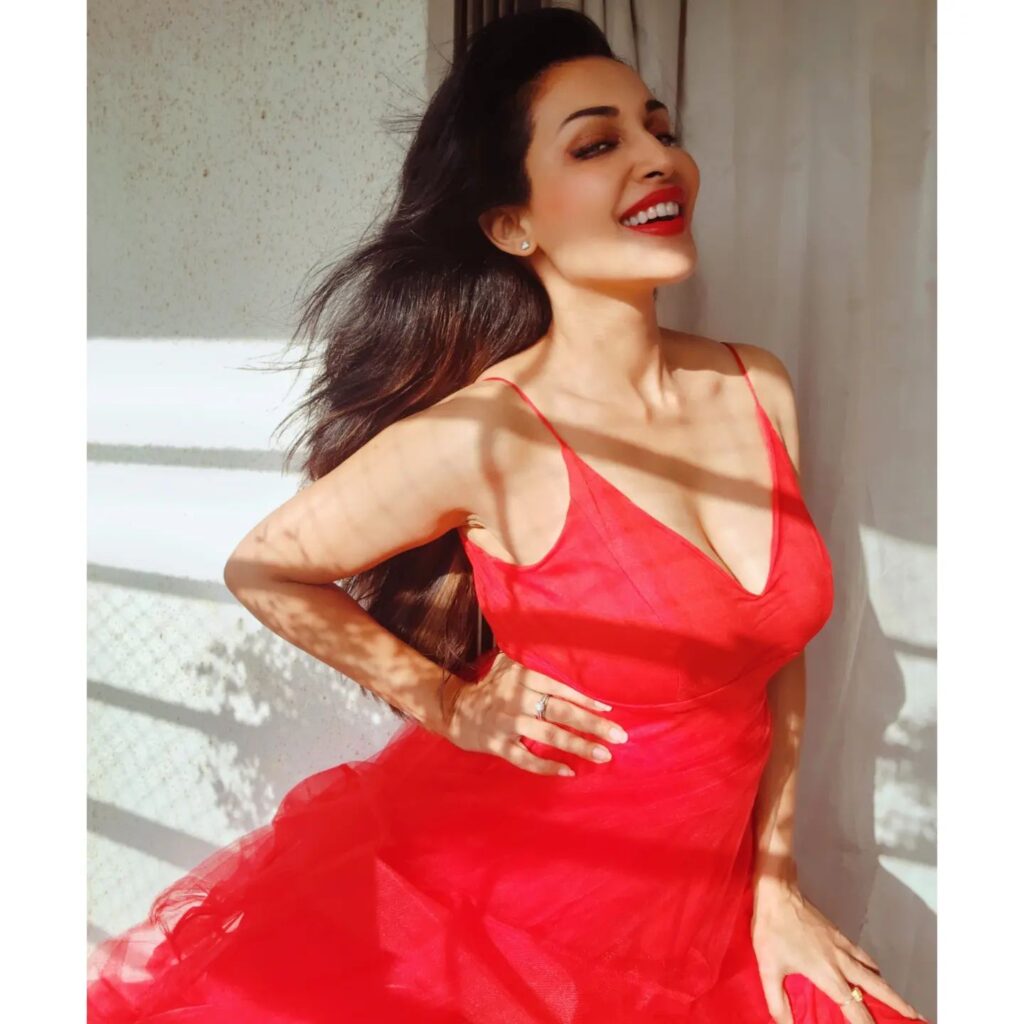 Flora Saini 6 1