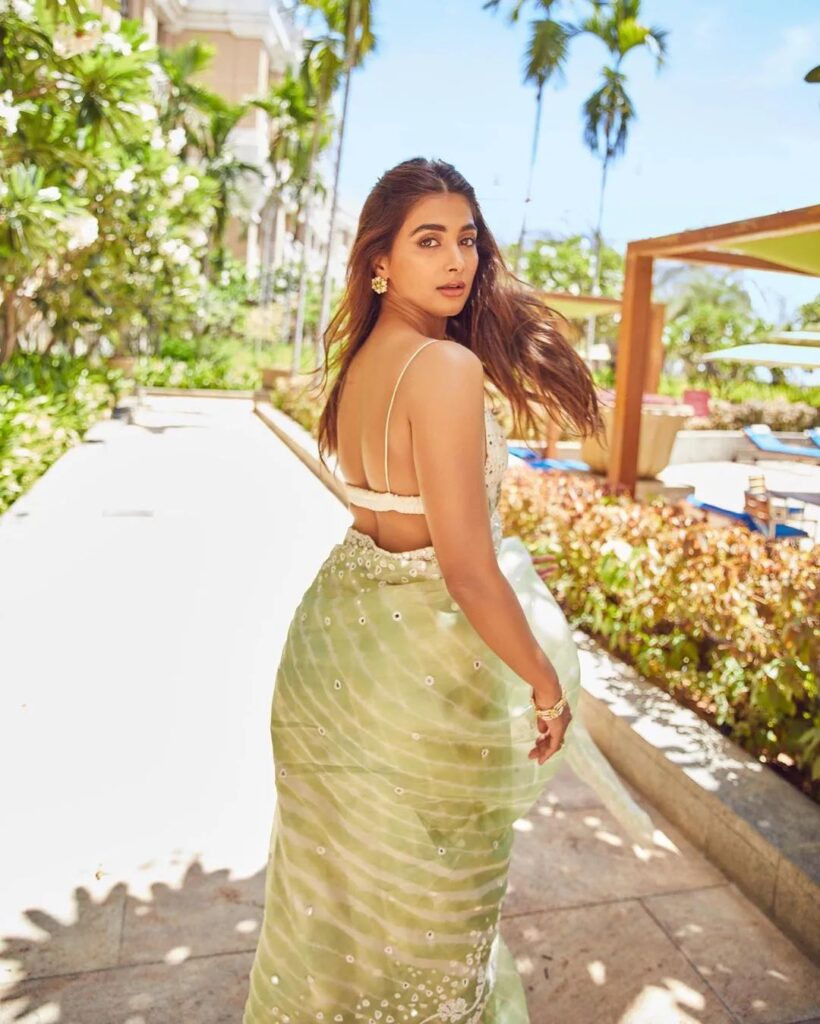 Pooja Hegde 1 1