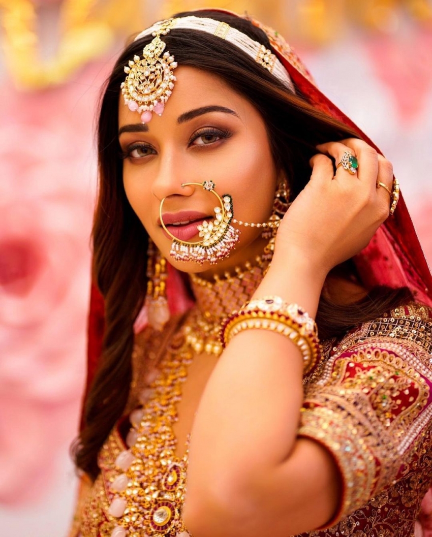 Nyra Banerjee dazzling poses in glittering ethnic wear