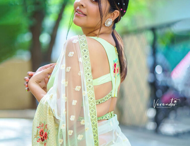 Anasuya Bharadwaj latest stills in green saree