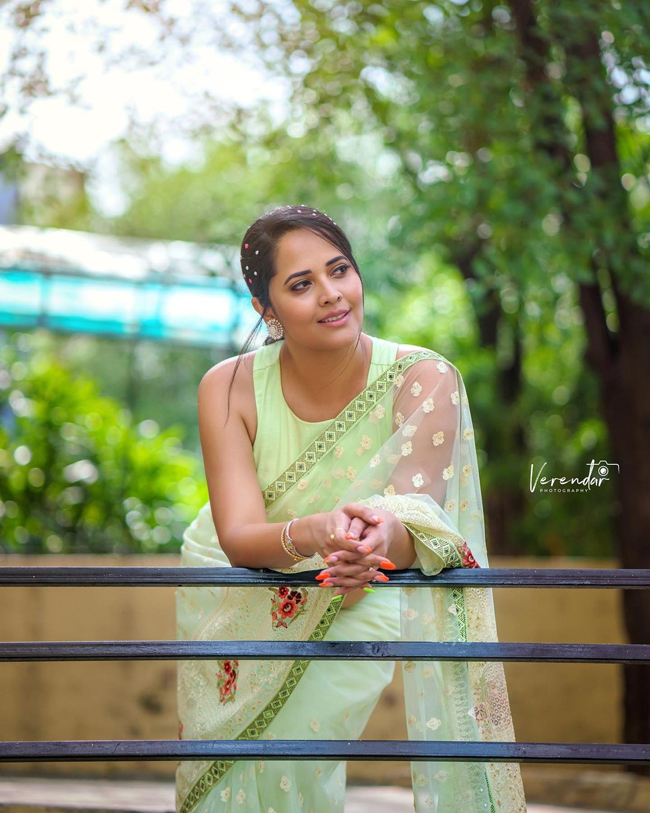 Anasuya Bharadwaj latest stills in green saree - Glam Actress