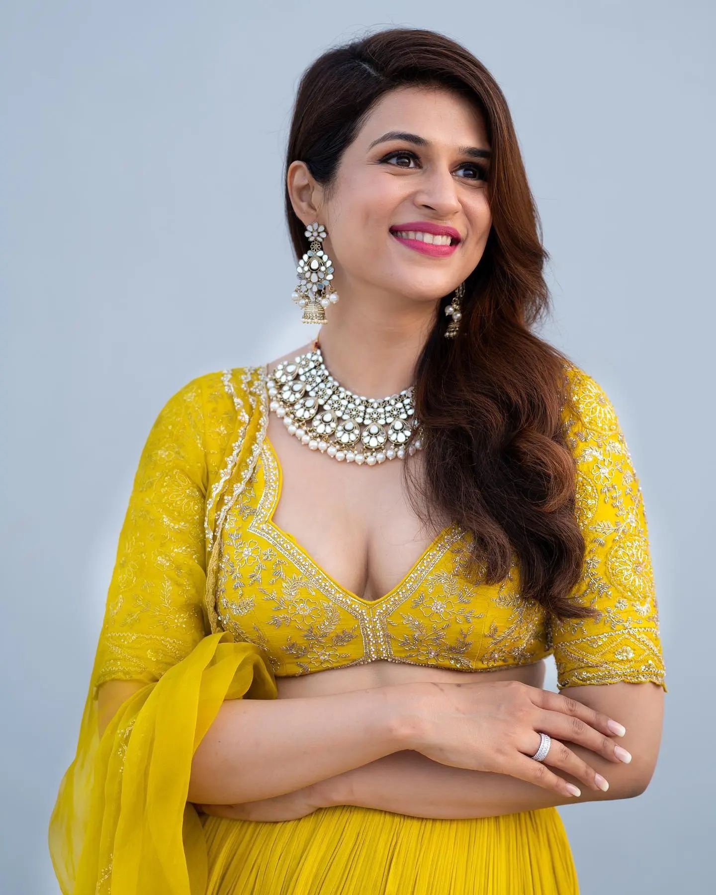 Shraddha Das is dazzling poses in glittering Ethnic wear