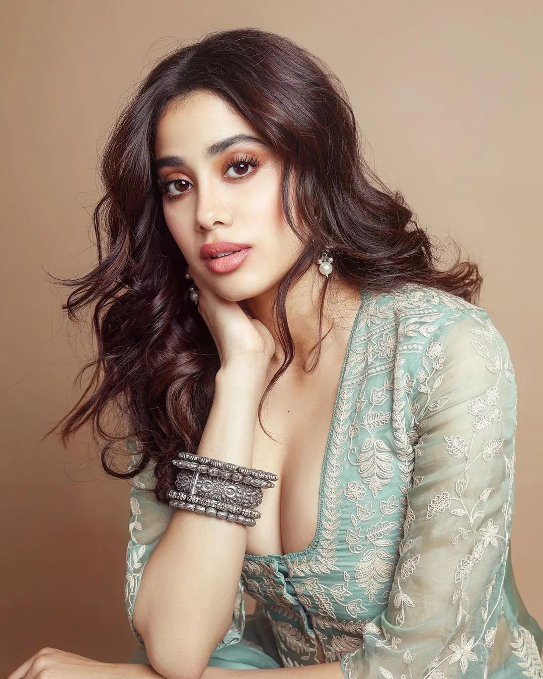 Gorgeous click of Janhvi Kapoor in trendy wear