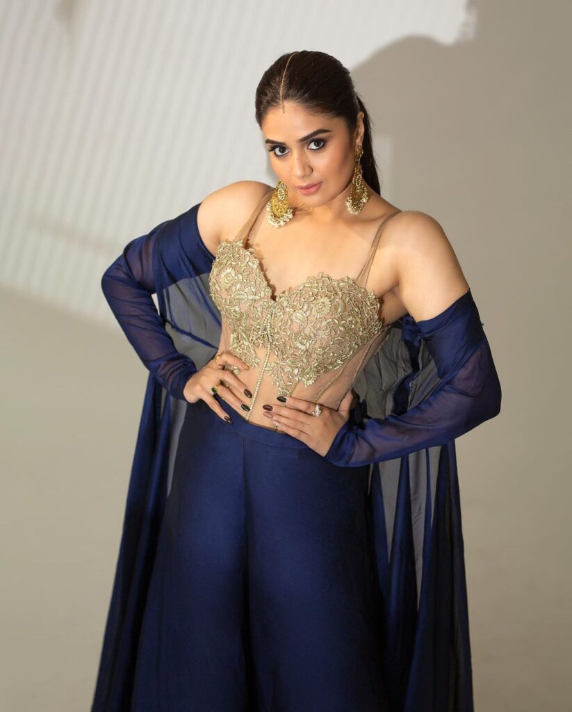 Sreemukhi 8 3