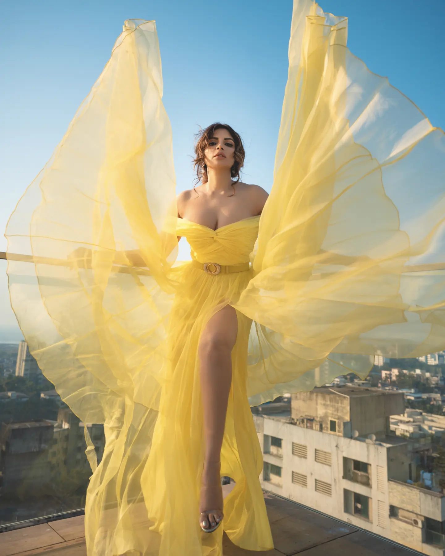 Shama Shikandar looks glamorous in yellow