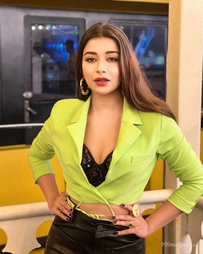 nyra banerjee 7