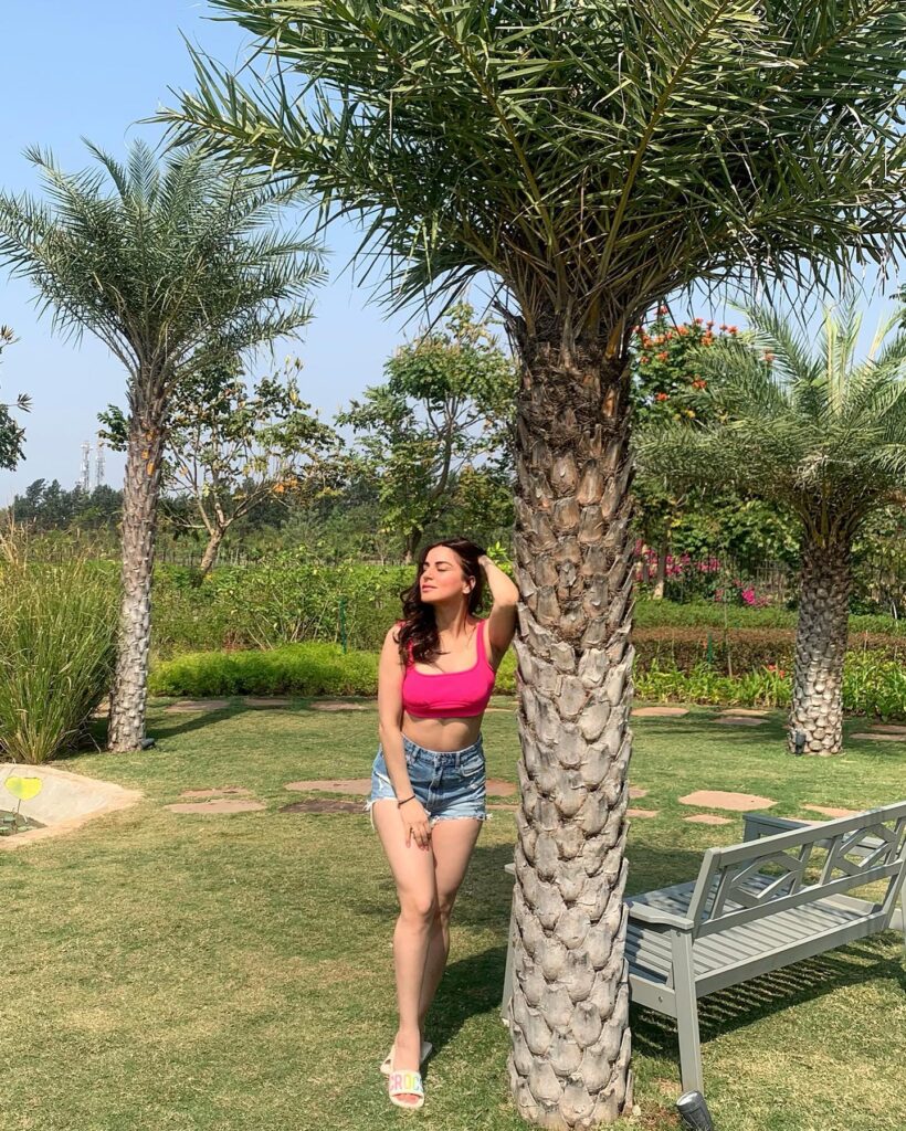 Shraddha Arya 3