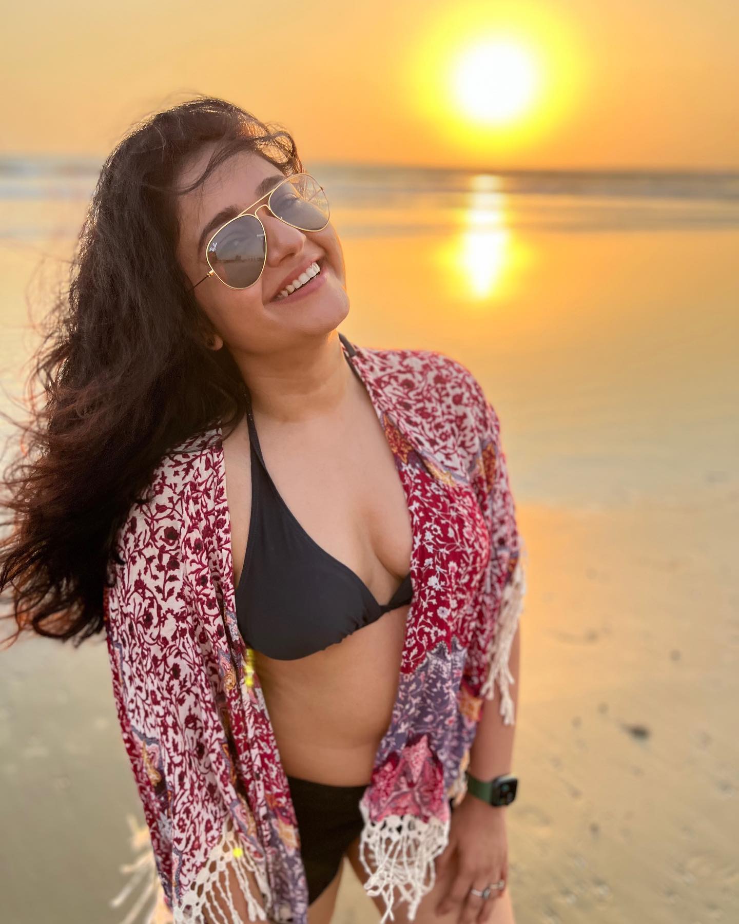 Poonam Bajwa sizzling in bikini at beach