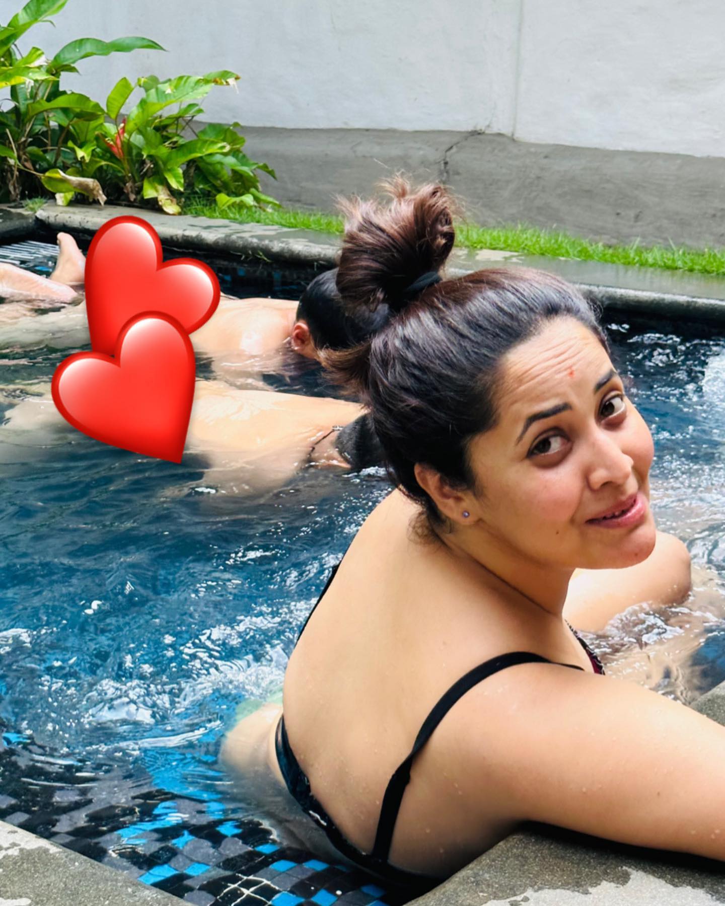 Anasuya Bhardwaj chill out in pool with bikini