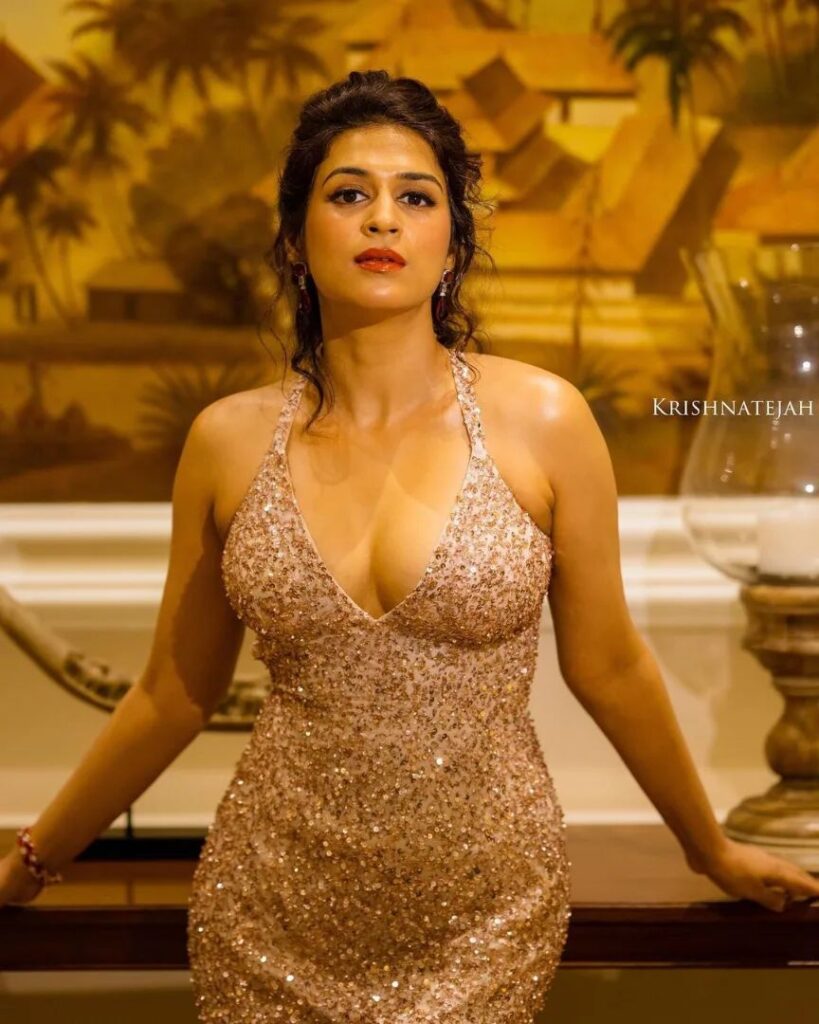 Shraddha Das 1 1