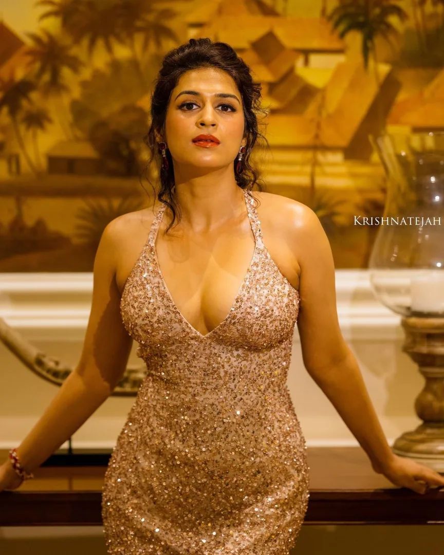 Shraddha Das tempting with her alluring poses