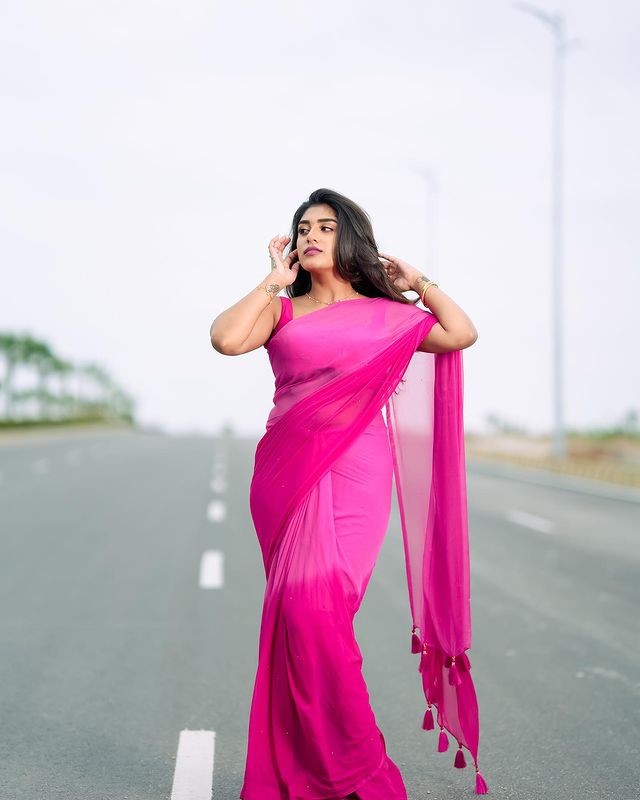 Surekha Vani’s daughter Supritha Naidu stills in pink saree
