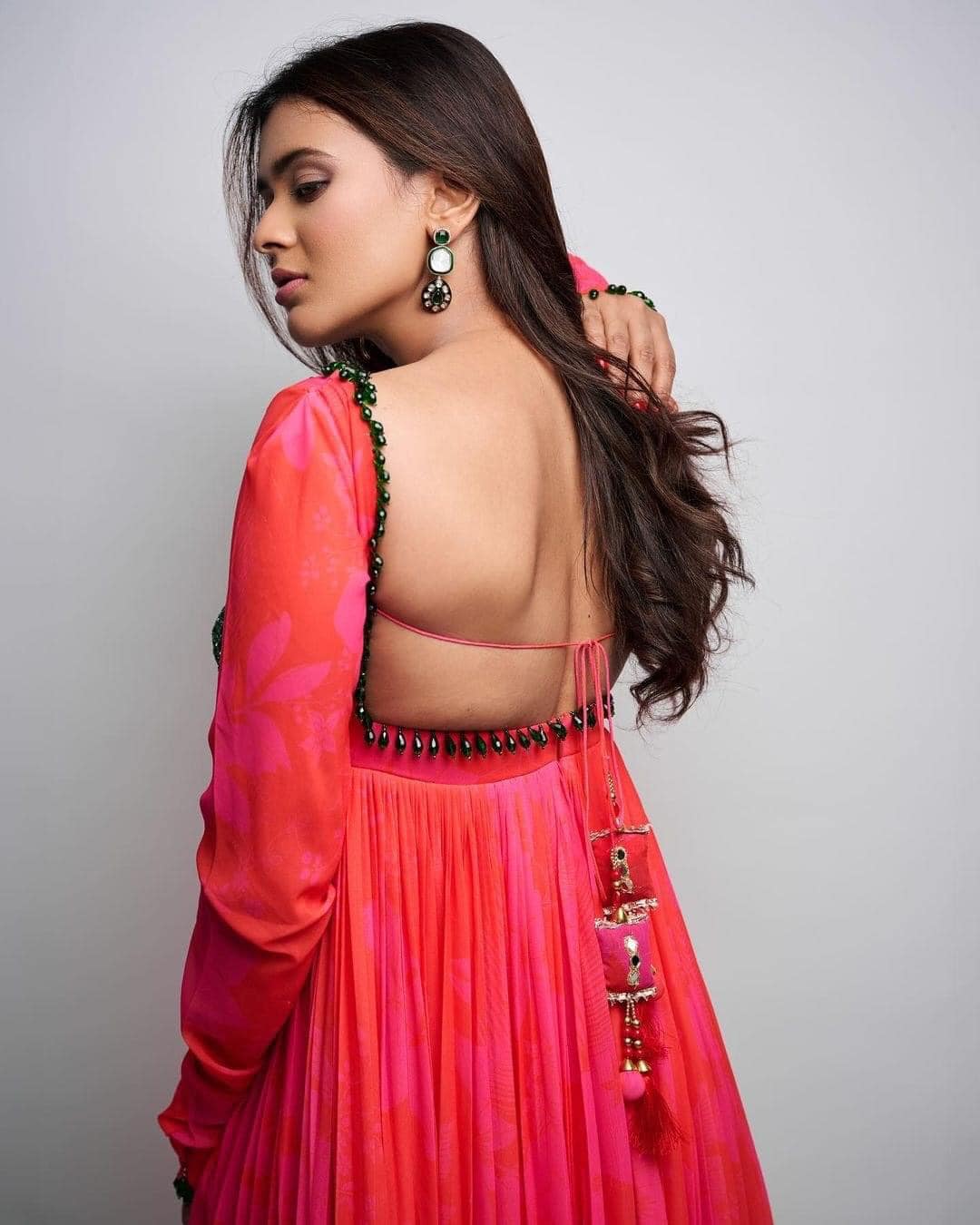 Glamorous beauty Hebah Patel