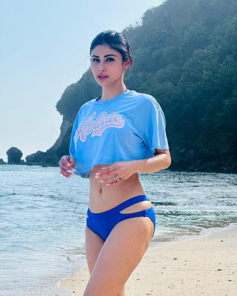 Mouni Roy 3