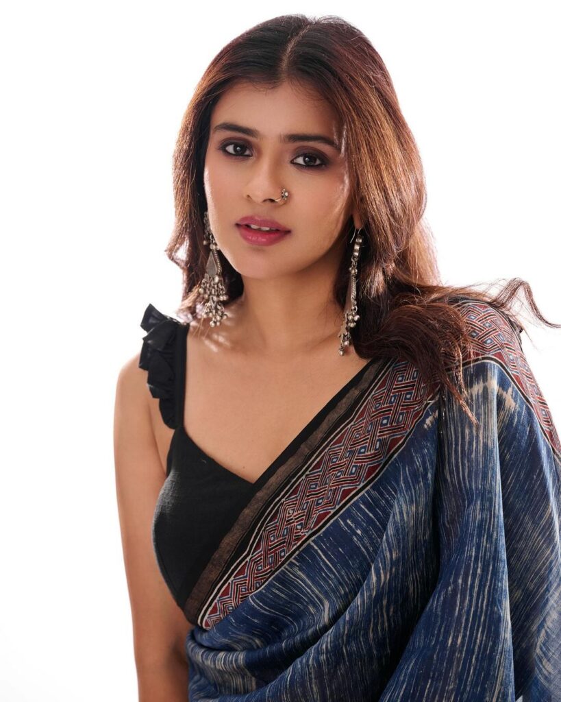 Hebah Patel 4