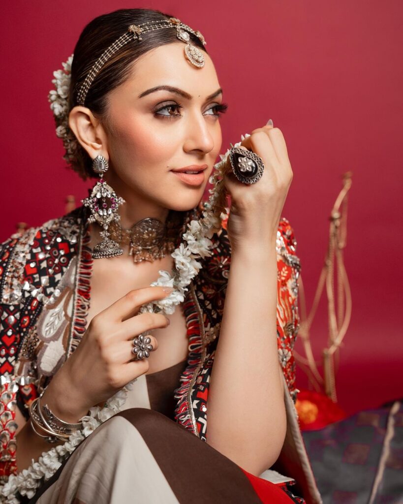 Hansika 2 1