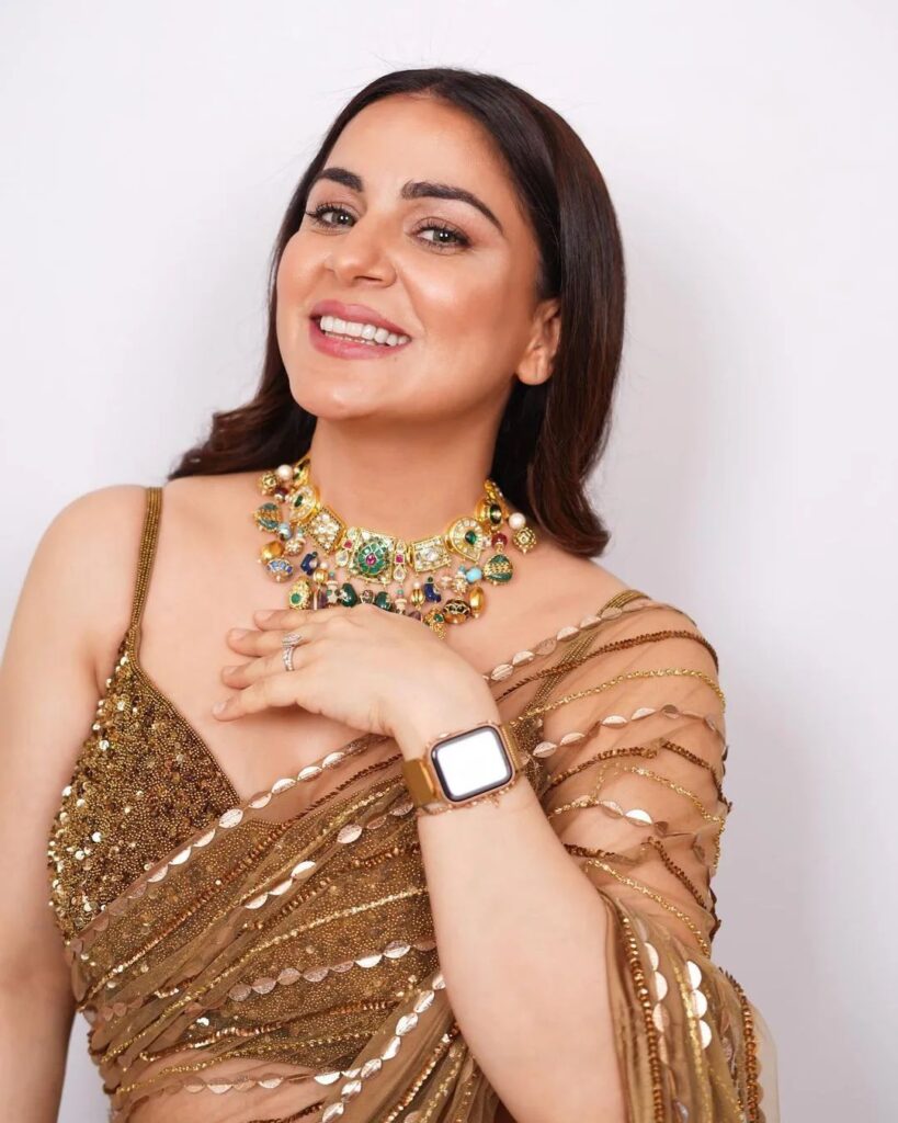 Shraddha Arya 3