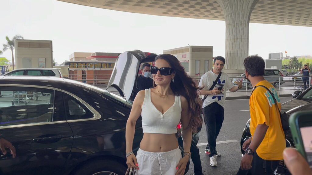 Ameesha Patel spotted at Airport 6