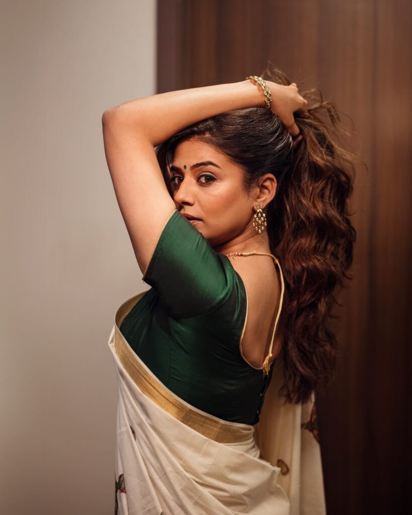 Priyamani 4