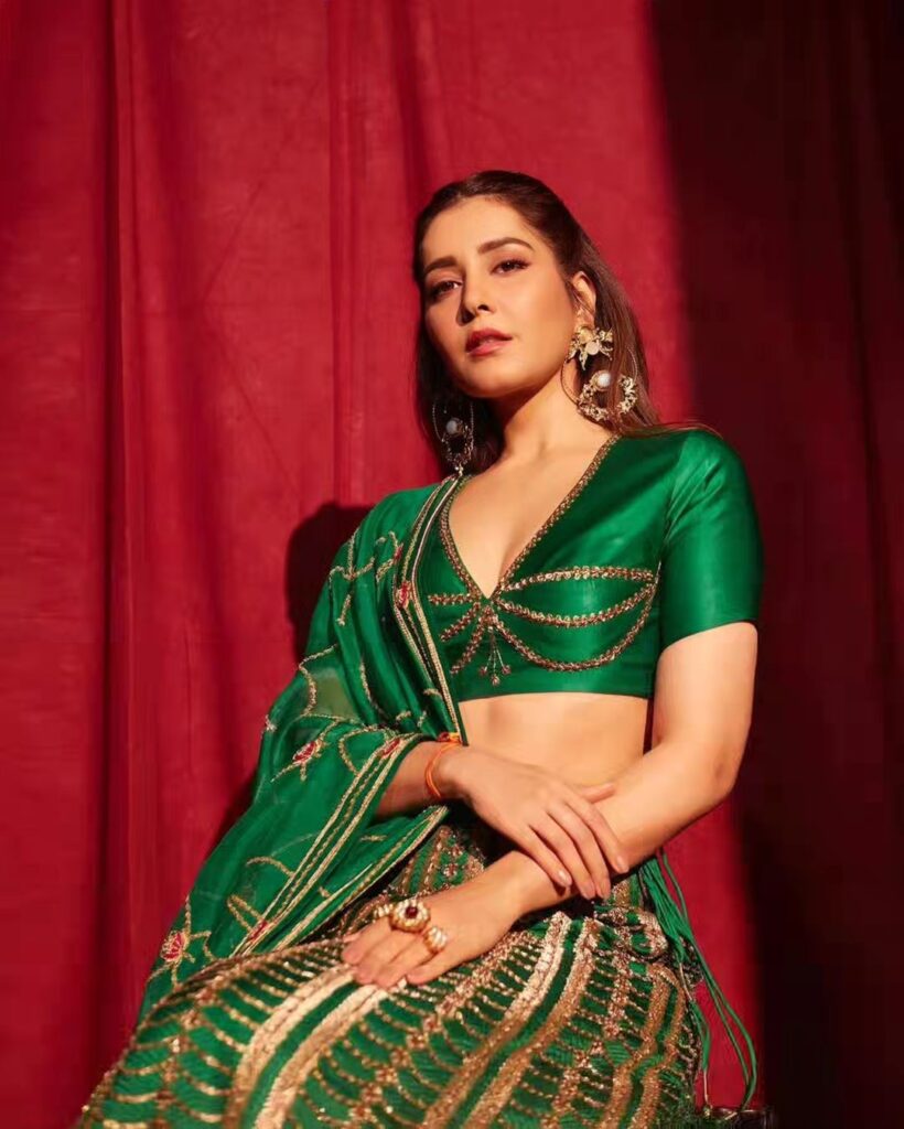 Raashi Khanna 2