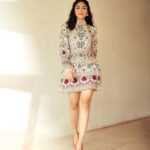 Mrunal Thakur (2)